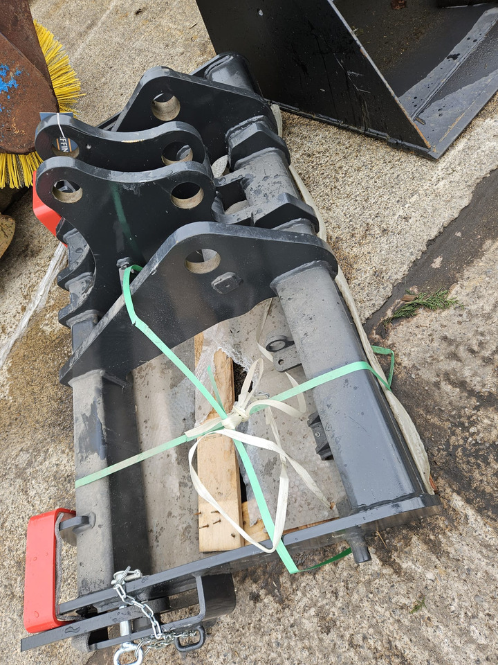 JCB QFit carriage/headsotck to fit onto a Bobcat/MF Telehandler - Equipamento de Empilhador telescópico: foto 2 JCB QFit carriage/headsotck to fit onto a Bobcat/MF Telehandler - Equipamento de Empilhador telescópico: foto 2