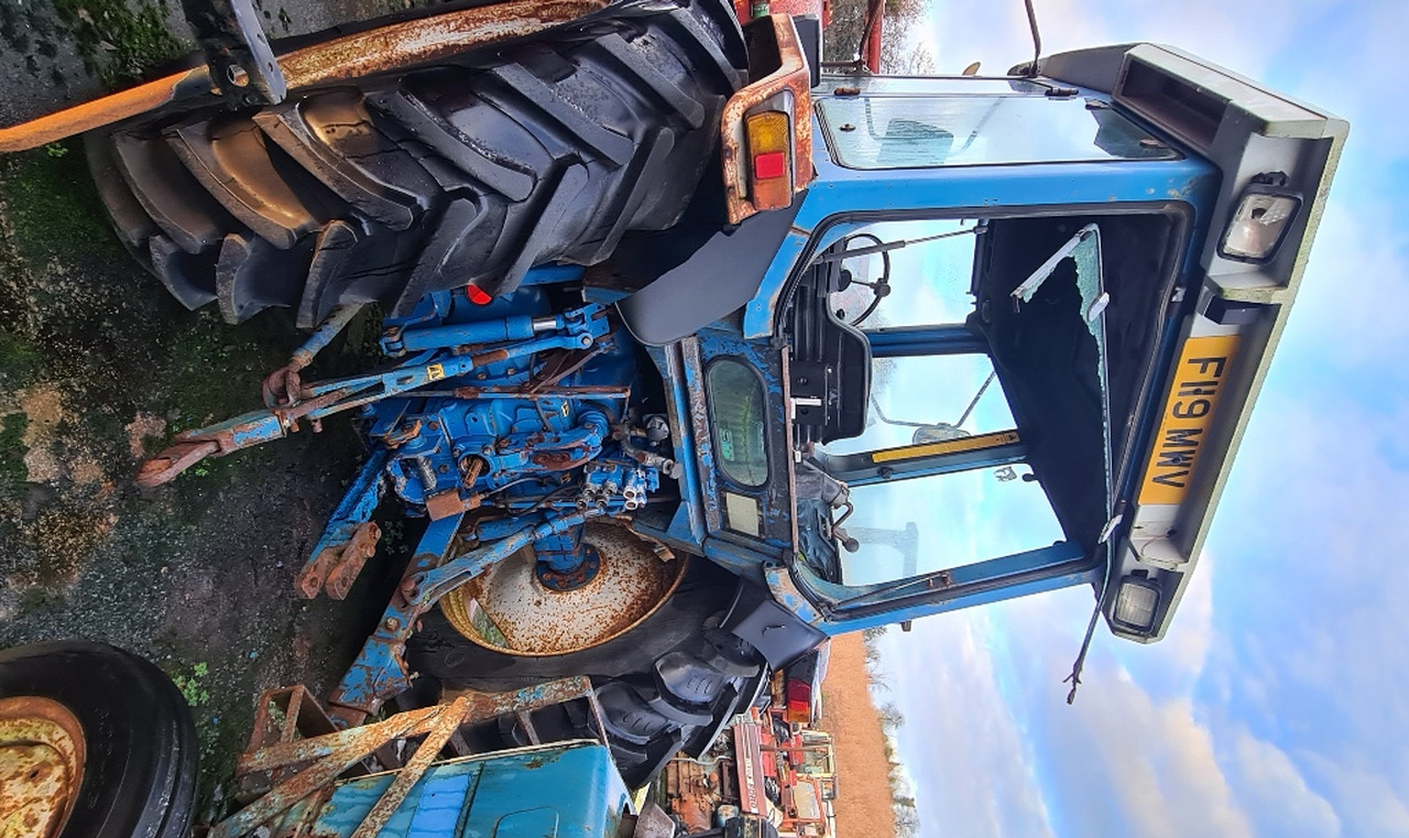 Ford 7810 4×4 Tractor - Trator: foto 3 Ford 7810 4×4 Tractor - Trator: foto 3