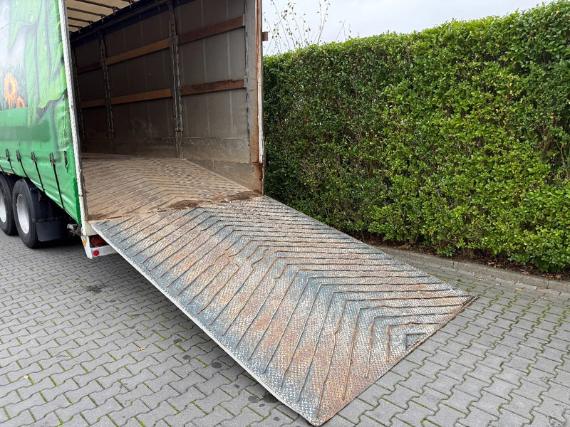 Pacton Tautliner met oprijklep - Semi-reboque de lona: foto 4 Pacton Tautliner met oprijklep - Semi-reboque de lona: foto 4