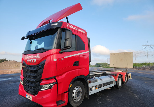 Iveco S-Way 6x2 LNG / LBG - Caminhão chassi: foto 1 Iveco S-Way 6x2 LNG / LBG - Caminhão chassi: foto 1