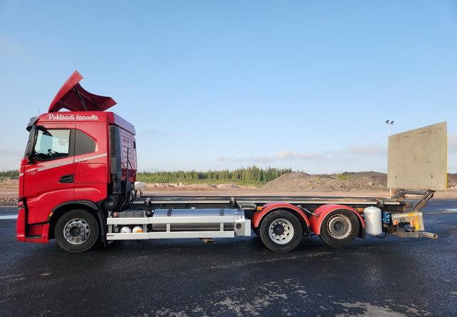 Iveco S-Way 6x2 LNG / LBG - Caminhão chassi: foto 2 Iveco S-Way 6x2 LNG / LBG - Caminhão chassi: foto 2