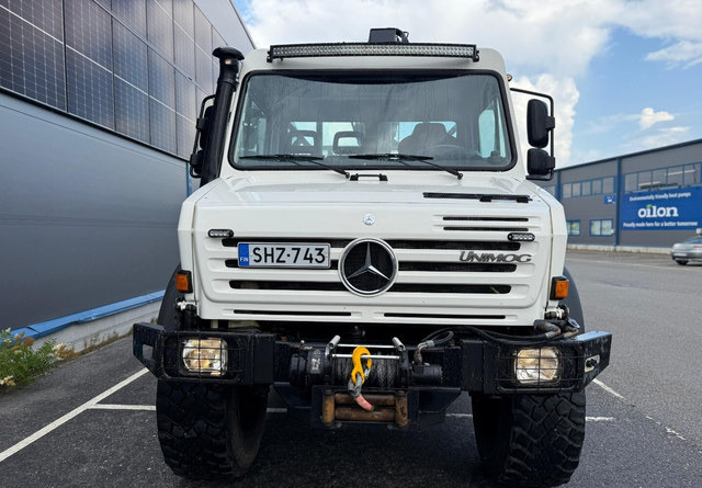 Camião de caixa aberta/ Plataforma, Caminhão grua Mercedes-BenzUnimog U5000 + Hiab 099 E-4: foto 9