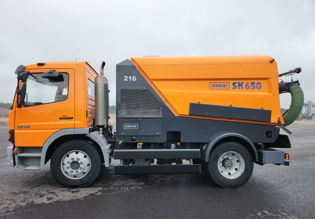 Schmidt SK650 Atego 85kmh/h - Varredora urbana: foto 2 Schmidt SK650 Atego 85kmh/h - Varredora urbana: foto 2