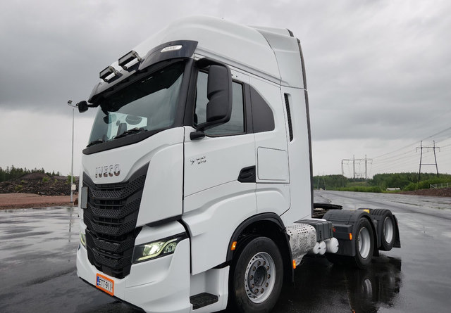 Iveco S-Way 570 6x2 - Tractor: foto 1 Iveco S-Way 570 6x2 - Tractor: foto 1