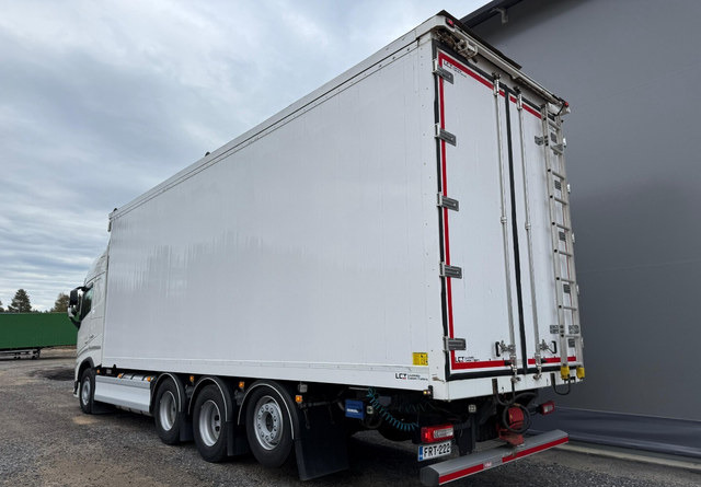 VolvoFH 540 8x4 66m3 - Caminhão furgão: foto 4 VolvoFH 540 8x4 66m3 - Caminhão furgão: foto 4