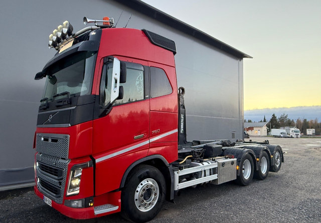 VolvoFH16 750 8X4 - Caminhão polibenne: foto 1 VolvoFH16 750 8X4 - Caminhão polibenne: foto 1