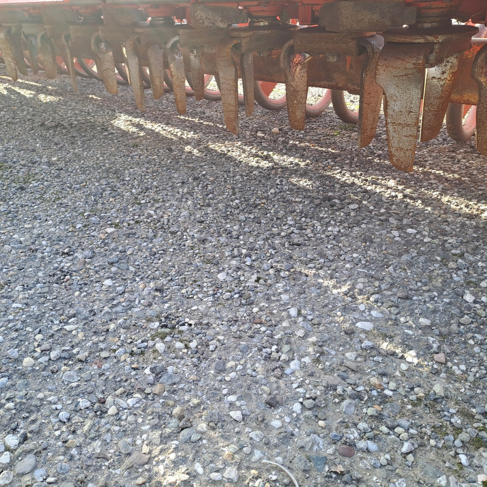 ERPICE ROTANTE PIEGHEVOLE MASCHIO AQUILA RAP 7000 - Fresa agrícola: foto 4 ERPICE ROTANTE PIEGHEVOLE MASCHIO AQUILA RAP 7000 - Fresa agrícola: foto 4