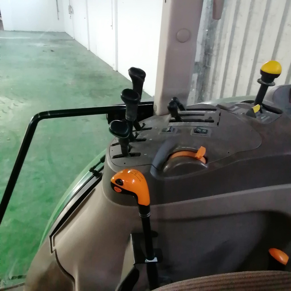 JOHN DEERE 5070 M - Trator: foto 4 JOHN DEERE 5070 M - Trator: foto 4