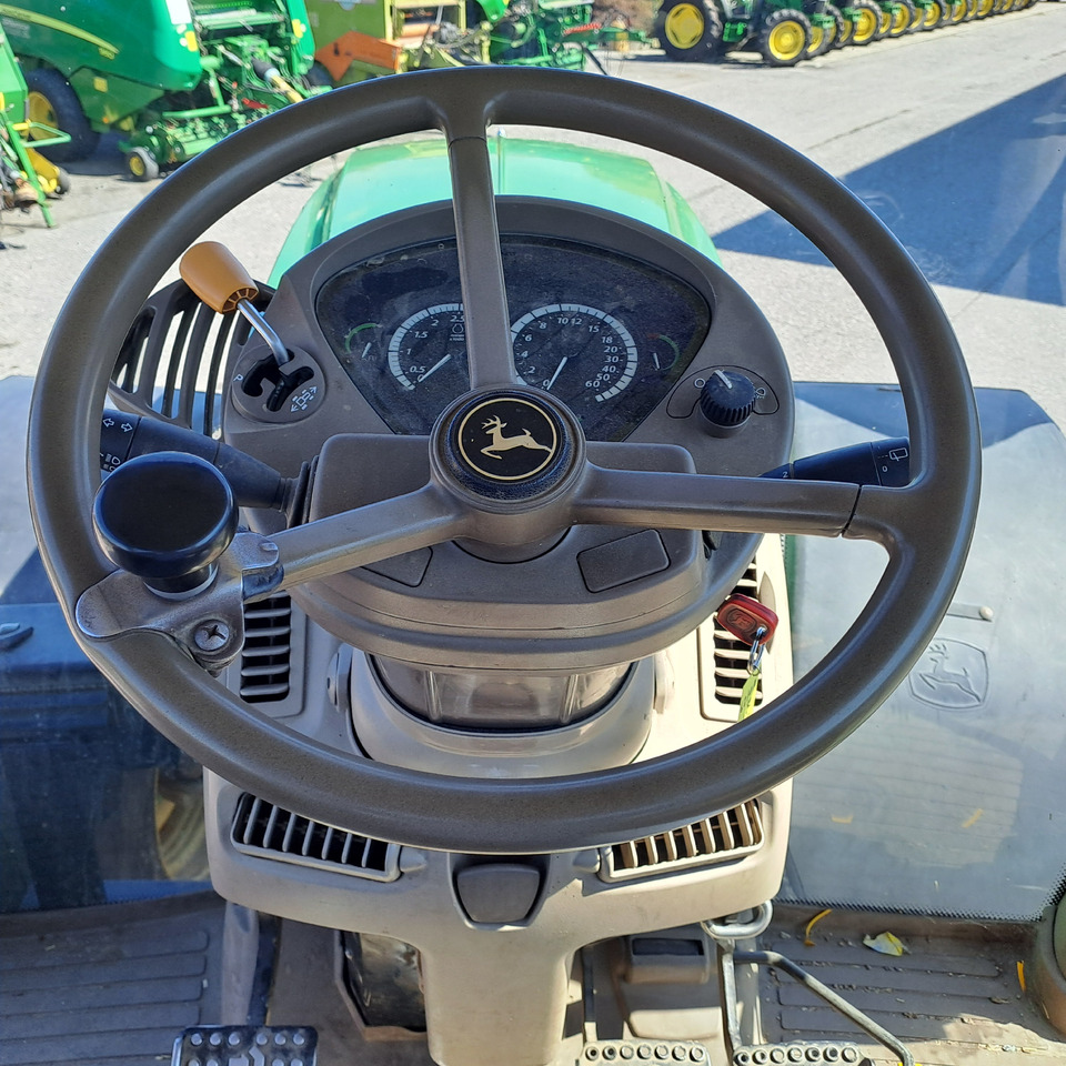 Locação de  JOHN DEERE  6210R JOHN DEERE  6210R: foto 8