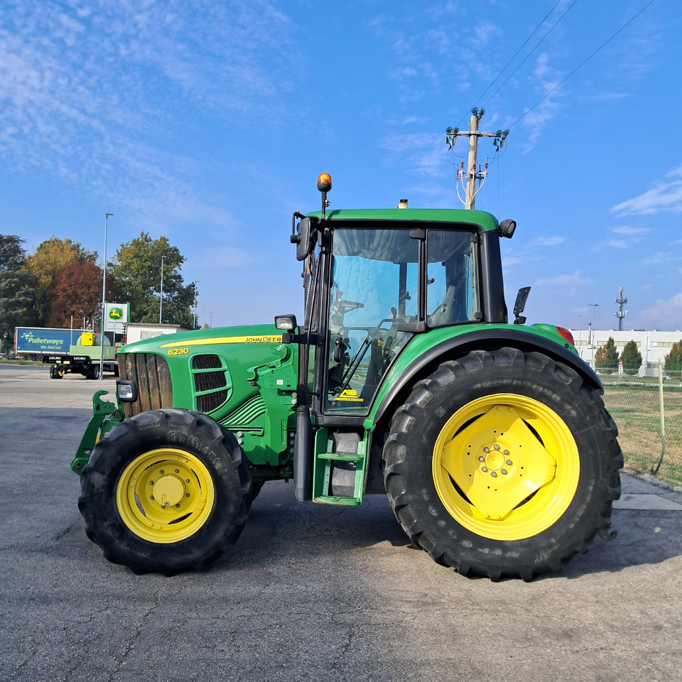 JOHN DEERE 6230 - Trator: foto 2 JOHN DEERE 6230 - Trator: foto 2