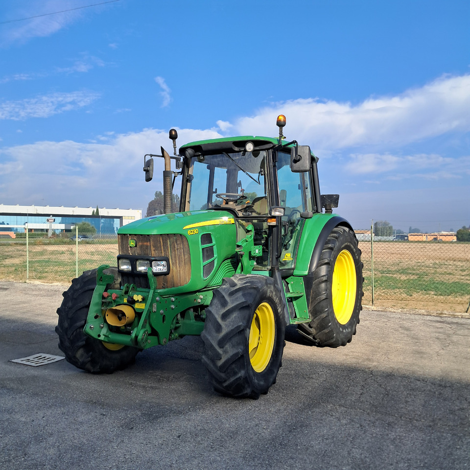 JOHN DEERE 6230 - Trator: foto 1 JOHN DEERE 6230 - Trator: foto 1