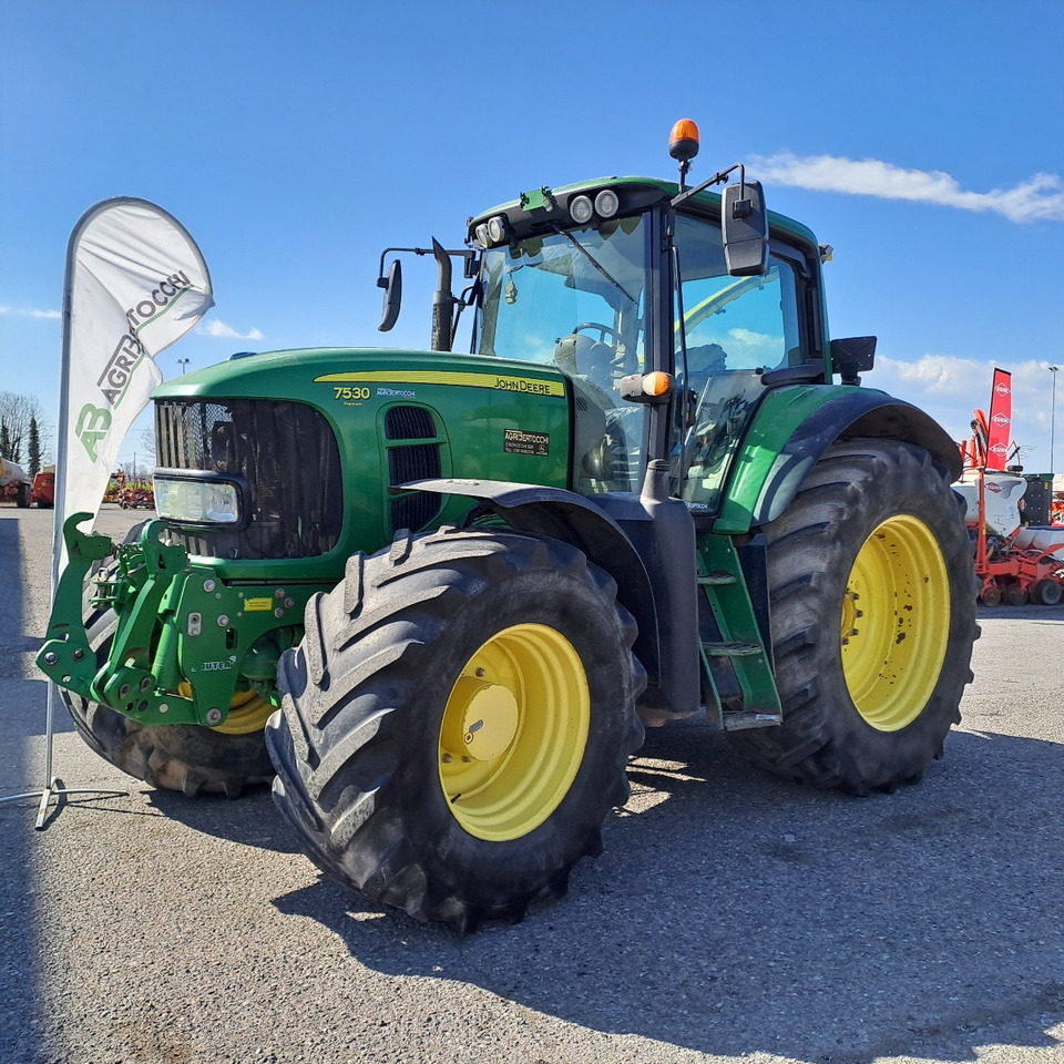 JOHN DEERE 7530 PREMIUM - Trator: foto 1 JOHN DEERE 7530 PREMIUM - Trator: foto 1