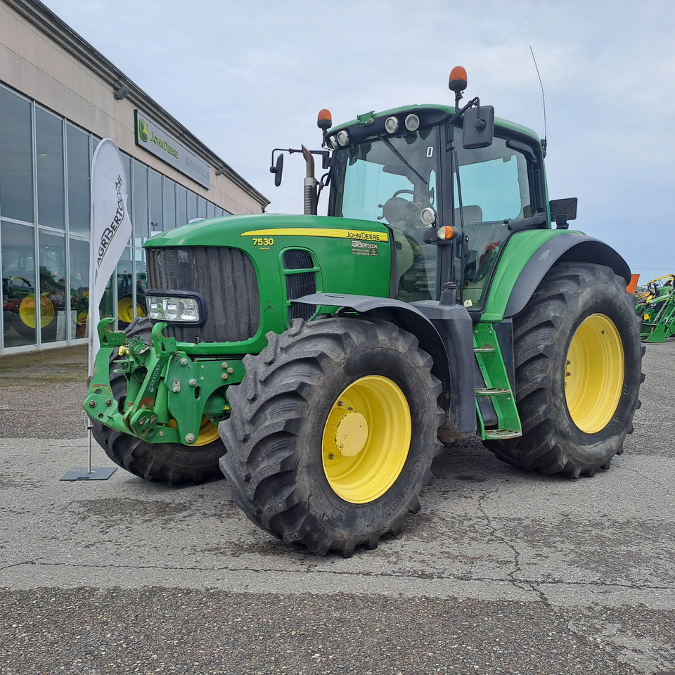 JOHN DEERE 7530 PREMIUM - Trator: foto 1 JOHN DEERE 7530 PREMIUM - Trator: foto 1
