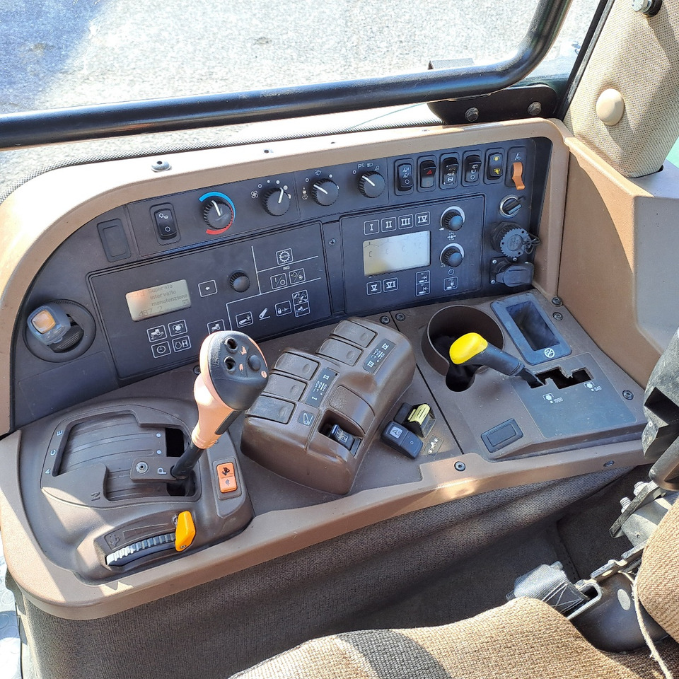 Trator JOHN DEERE 7830: foto 10