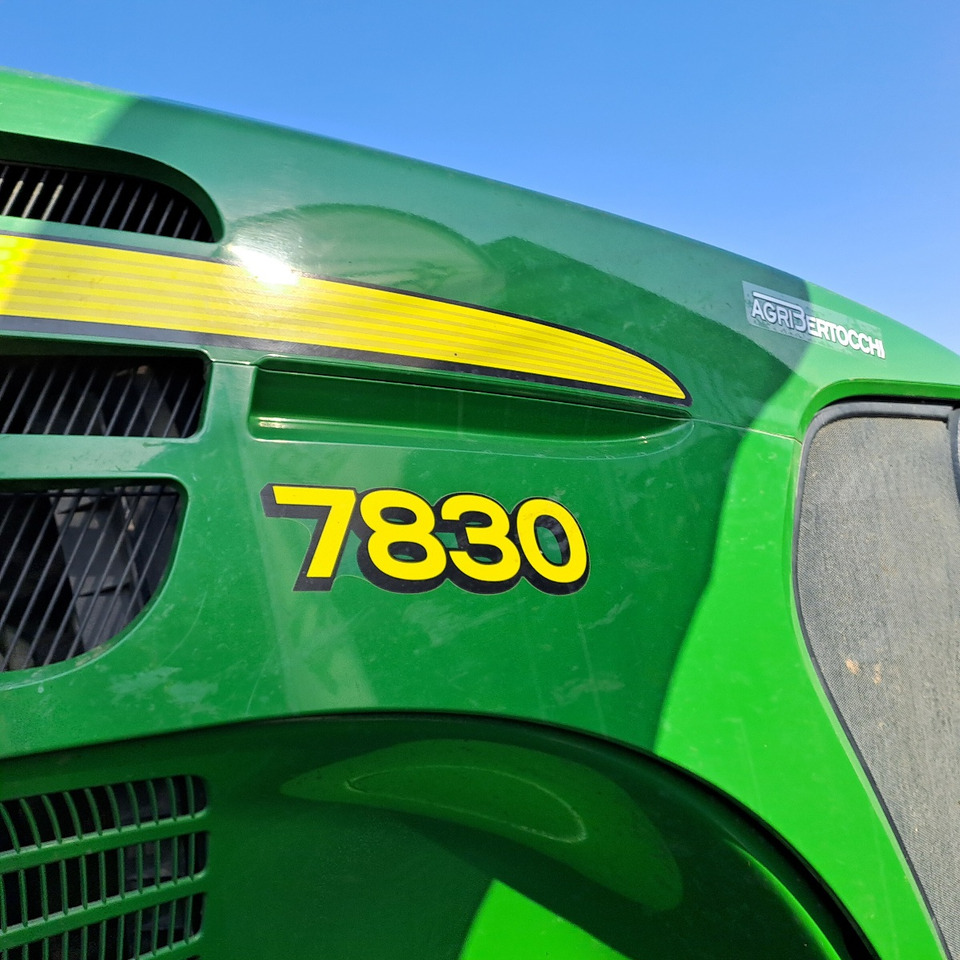 JOHN DEERE 7830 - Trator: foto 4 JOHN DEERE 7830 - Trator: foto 4