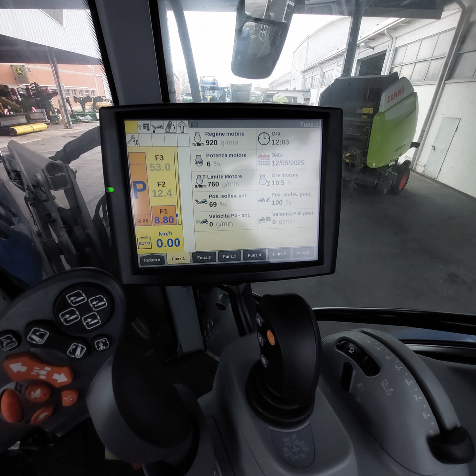 NEW HOLLAND T7 225 - Trator: foto 4 NEW HOLLAND T7 225 - Trator: foto 4