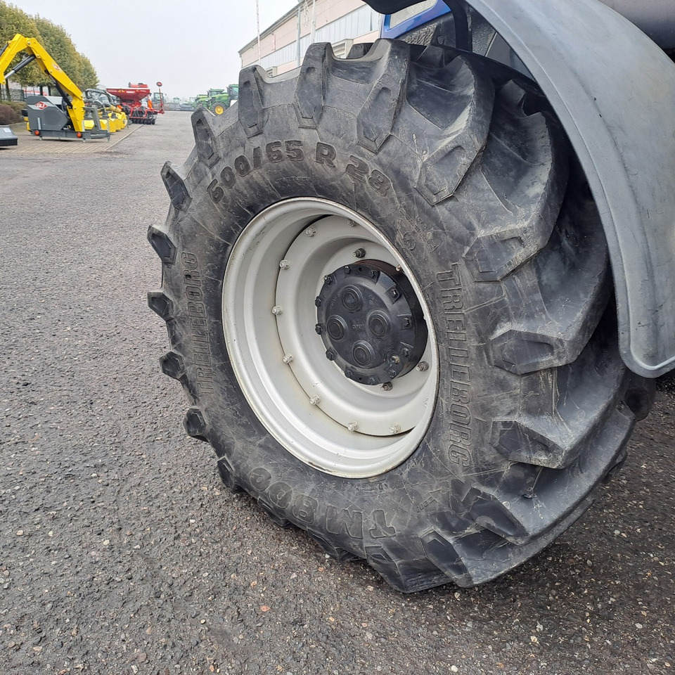 Trator NEW HOLLAND T7.270 BLUEPOWER: foto 8 Trator NEW HOLLAND T7.270 BLUEPOWER: foto 8