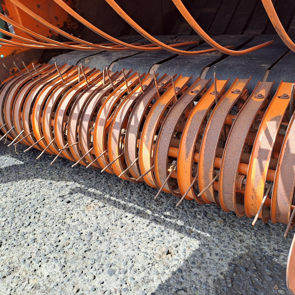 ROTOPRESSA GALLIGNANI RB/25 - Enfardadeira de fardos redondos: foto 5 ROTOPRESSA GALLIGNANI RB/25 - Enfardadeira de fardos redondos: foto 5