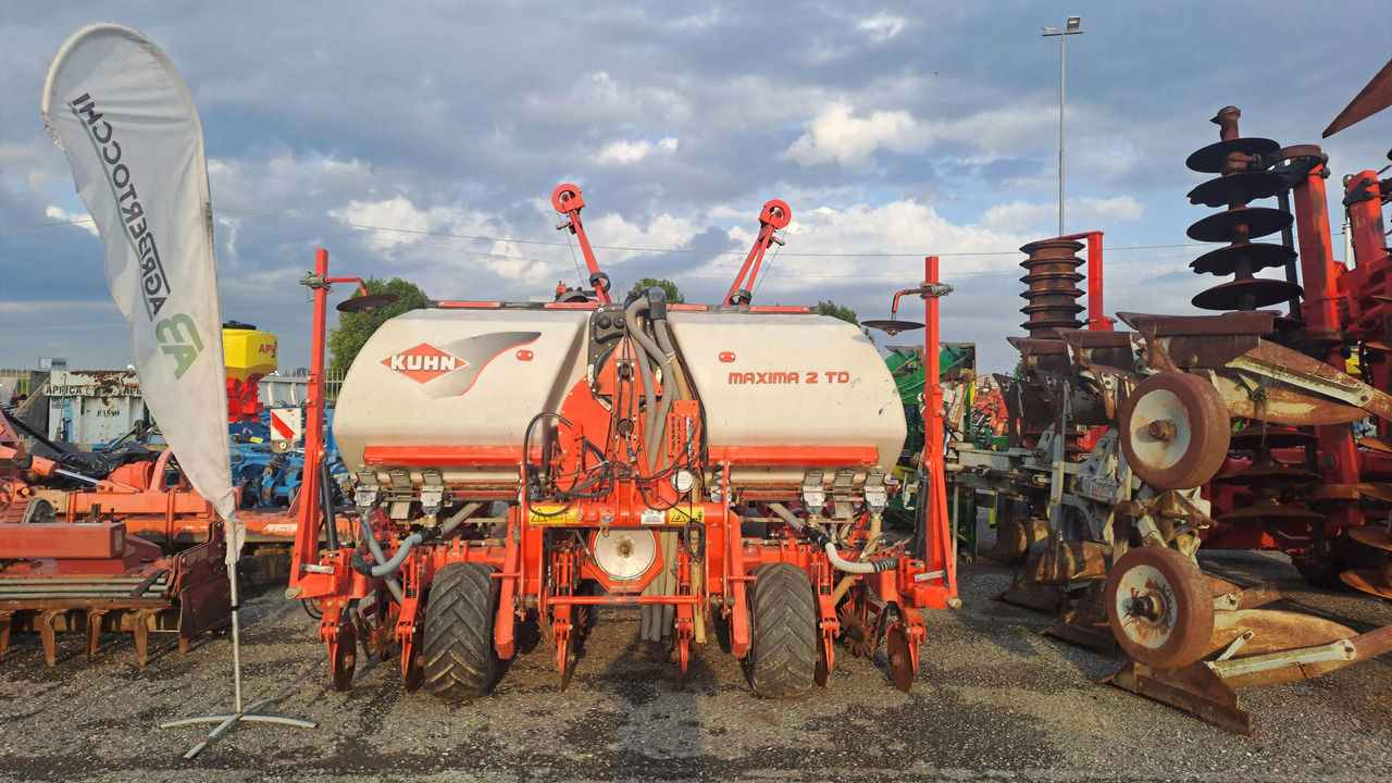 SEMINATRICE DI PRECISIONE KUHN MAXIMA 2 TD - Semeadeira: foto 1 SEMINATRICE DI PRECISIONE KUHN MAXIMA 2 TD - Semeadeira: foto 1