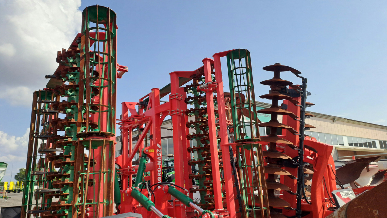 VIBROCOLTIVATORE AGRO-MASZ AUC50 - Grade: foto 4 VIBROCOLTIVATORE AGRO-MASZ AUC50 - Grade: foto 4