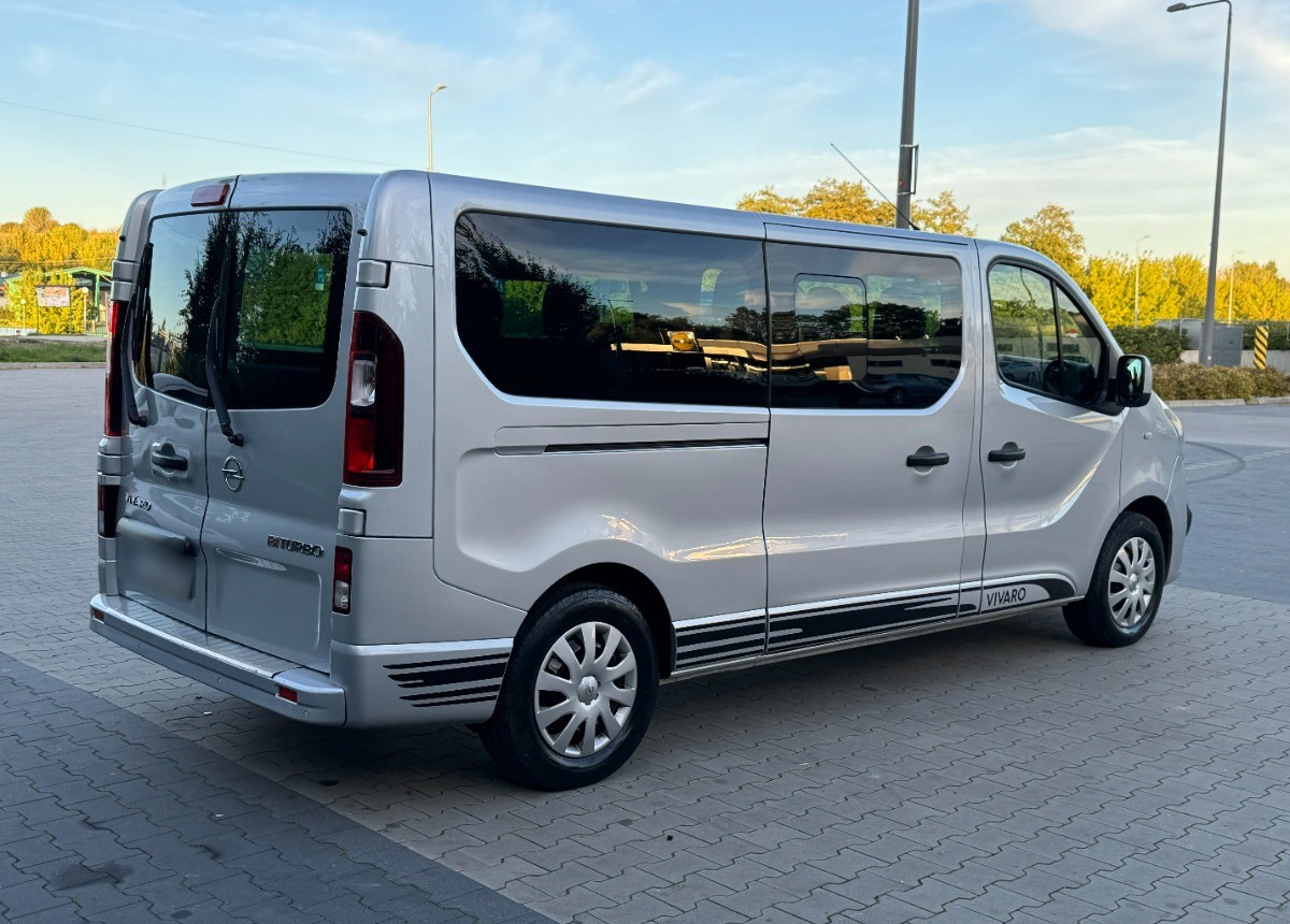 Opel Vivaro 1.6 DCI 145KM 9 osobowy Nawiewy góra dół DOINWESTOWANY Super stan - Carro perua: foto 4 Opel Vivaro 1.6 DCI 145KM 9 osobowy Nawiewy góra dół DOINWESTOWANY Super stan - Carro perua: foto 4