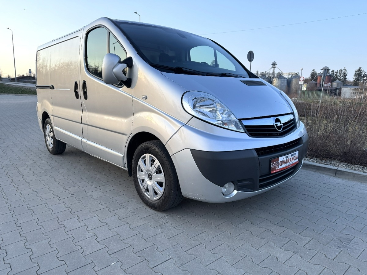 Opel Vivaro 2.0 DCI 115KM Rok 2013 Sprowadzony Bezwypadkowy Nawigacja Klima - Furgão: foto 5 Opel Vivaro 2.0 DCI 115KM Rok 2013 Sprowadzony Bezwypadkowy Nawigacja Klima - Furgão: foto 5
