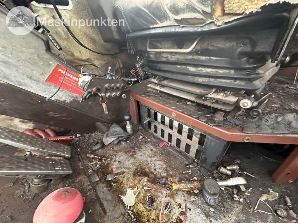 Escavadeira de rodas Case Poclain 1088 P: foto 29 Escavadeira de rodas Case Poclain 1088 P: foto 29