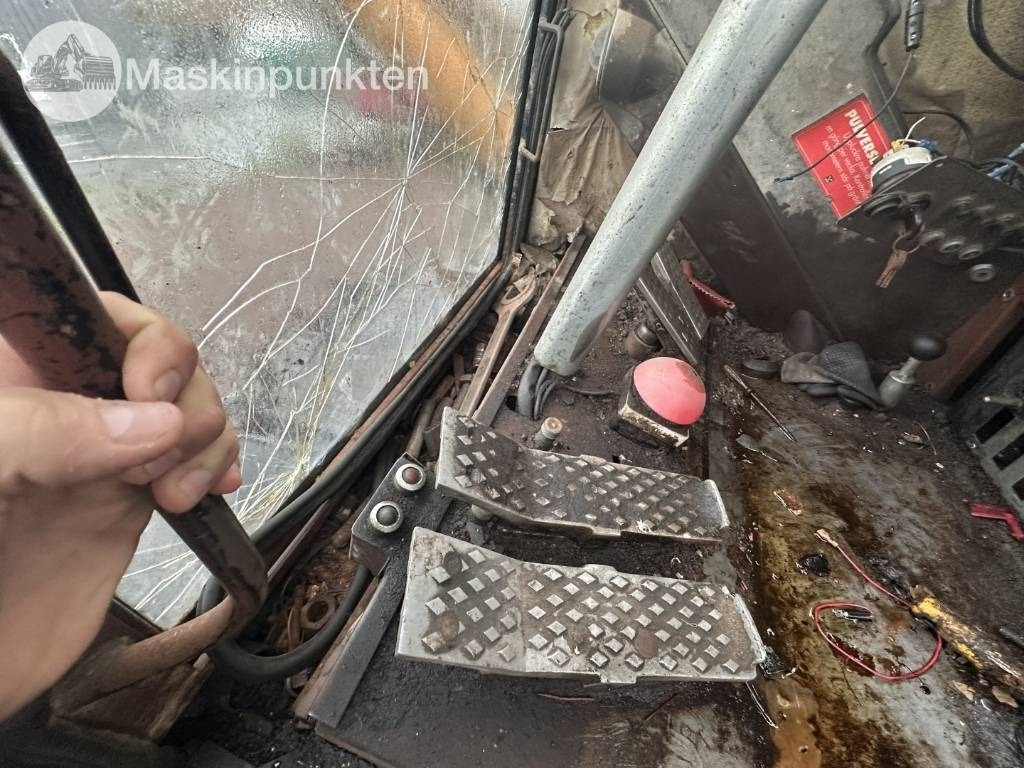 Escavadeira de rodas Case Poclain 1088 P: foto 34 Escavadeira de rodas Case Poclain 1088 P: foto 34