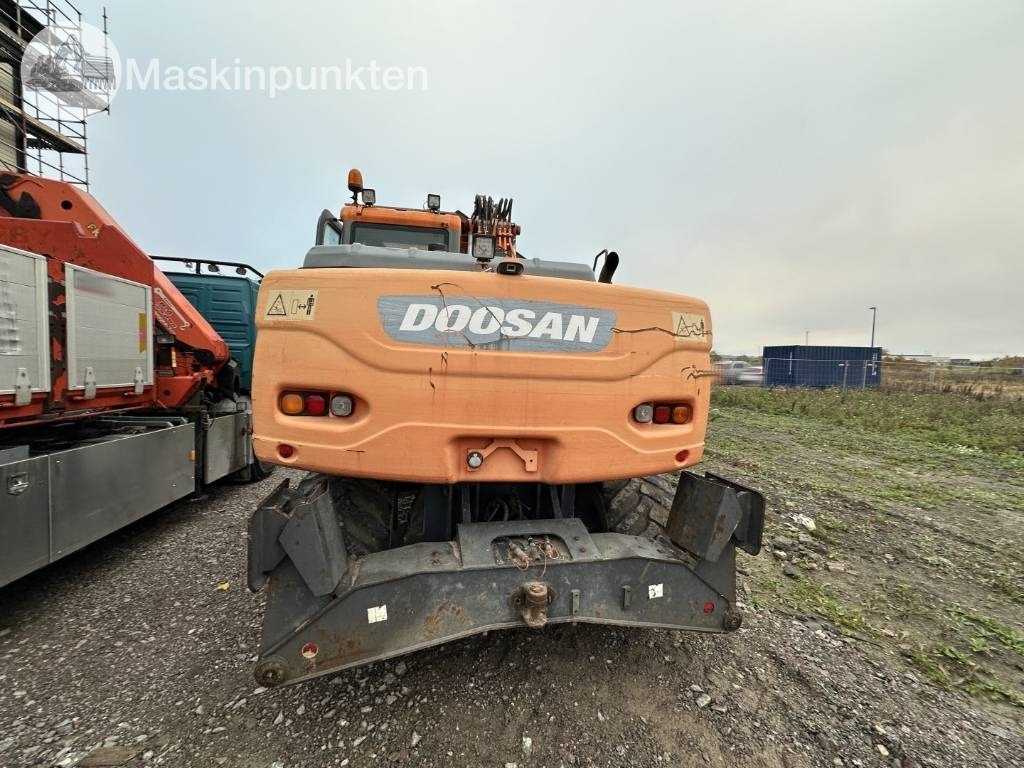Doosan DX 140 W med vagn och redskap - Escavadeira de rodas: foto 5 Doosan DX 140 W med vagn och redskap - Escavadeira de rodas: foto 5