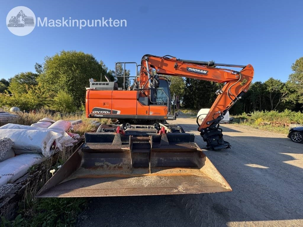 Doosan DX 170 W-5 + Tippvagn + Redskap - Escavadeira de rodas: foto 4 Doosan DX 170 W-5 + Tippvagn + Redskap - Escavadeira de rodas: foto 4