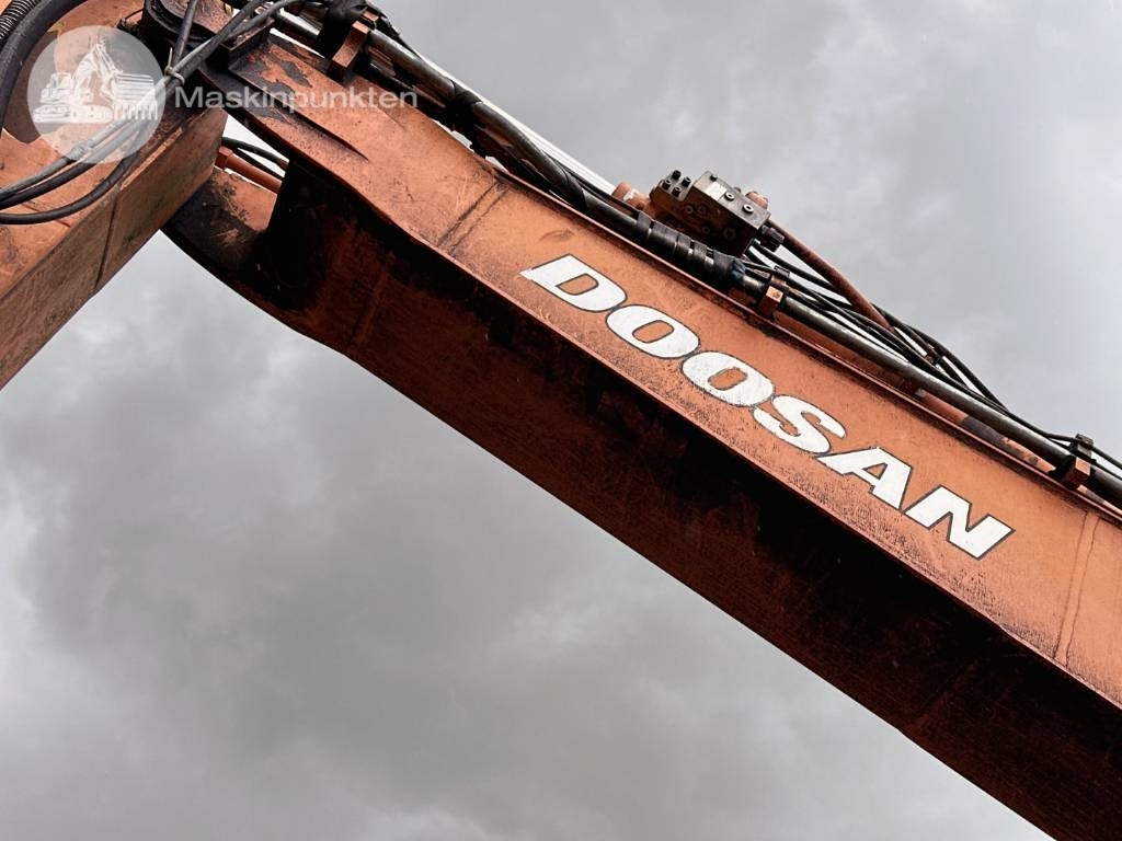 Escavadora de rastos Doosan Solar 140 LC V: foto 38