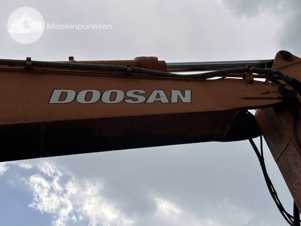 Escavadora de rastos Doosan Solar 140 LC V: foto 19