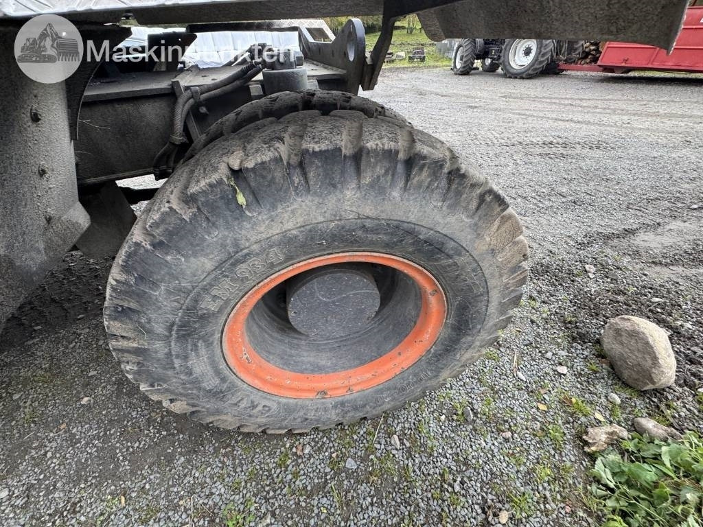 Escavadeira de rodas Hitachi ZX 140 W-3: foto 20