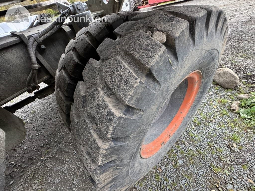 Escavadeira de rodas Hitachi ZX 140 W-3: foto 19