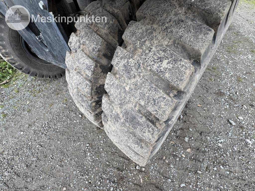 Escavadeira de rodas Hitachi ZX 140 W-3: foto 6