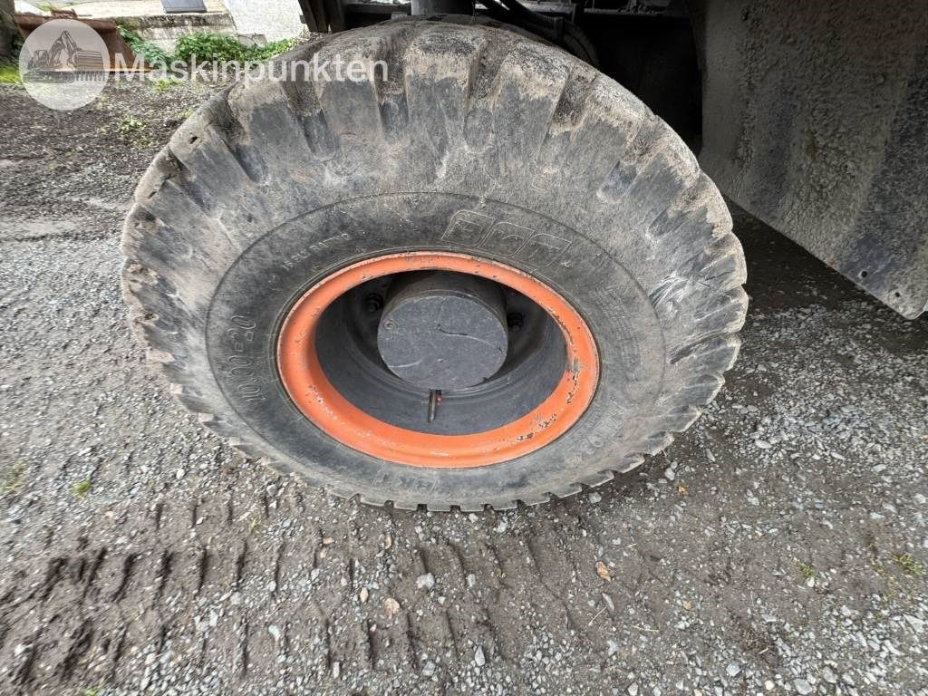 Escavadeira de rodas Hitachi ZX 140 W-3: foto 7