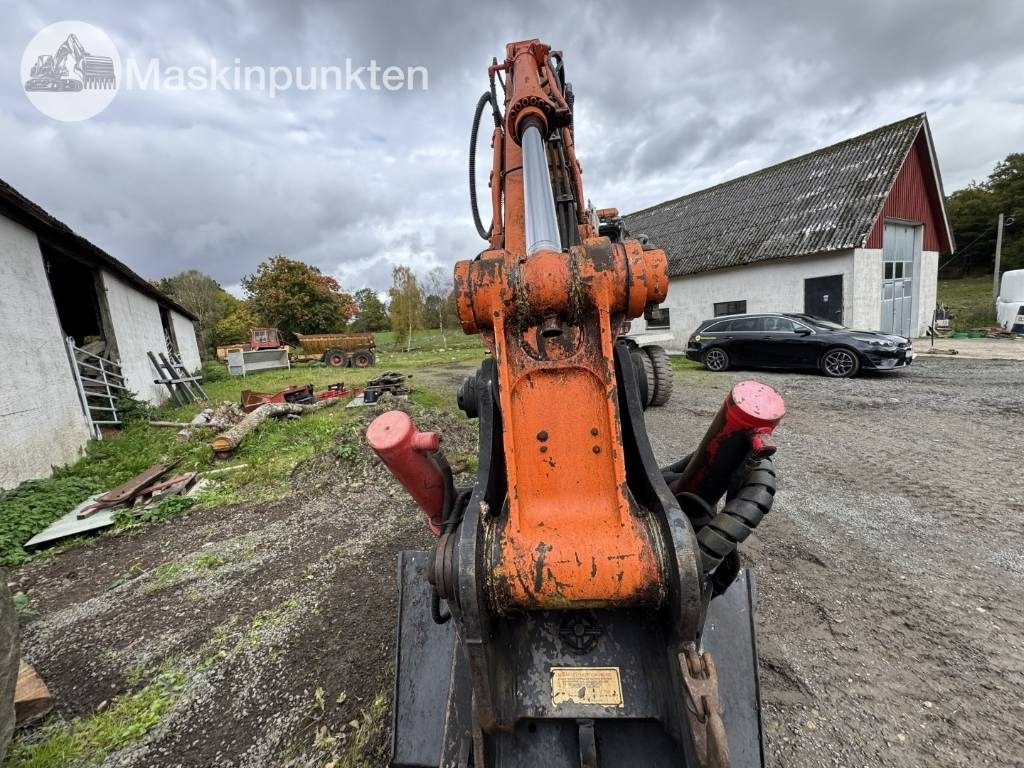 Escavadeira de rodas Hitachi ZX 140 W-3: foto 33