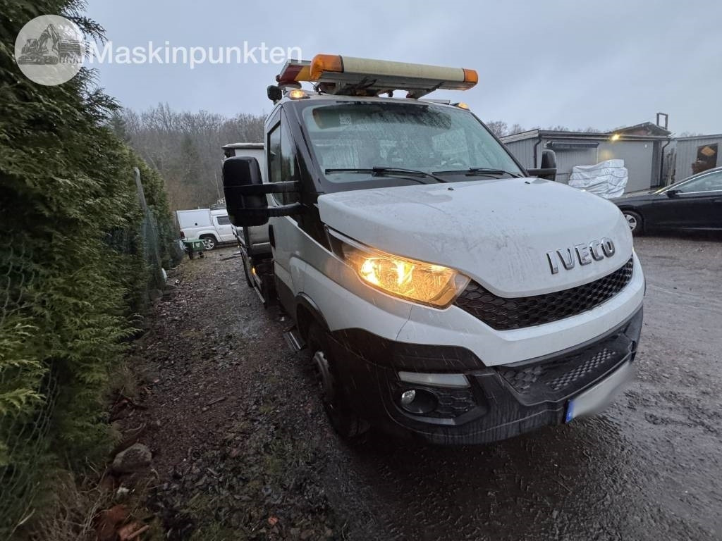 Iveco Daily 70C17H med Fassi F40 kran - Caminhão grua: foto 4 Iveco Daily 70C17H med Fassi F40 kran - Caminhão grua: foto 4