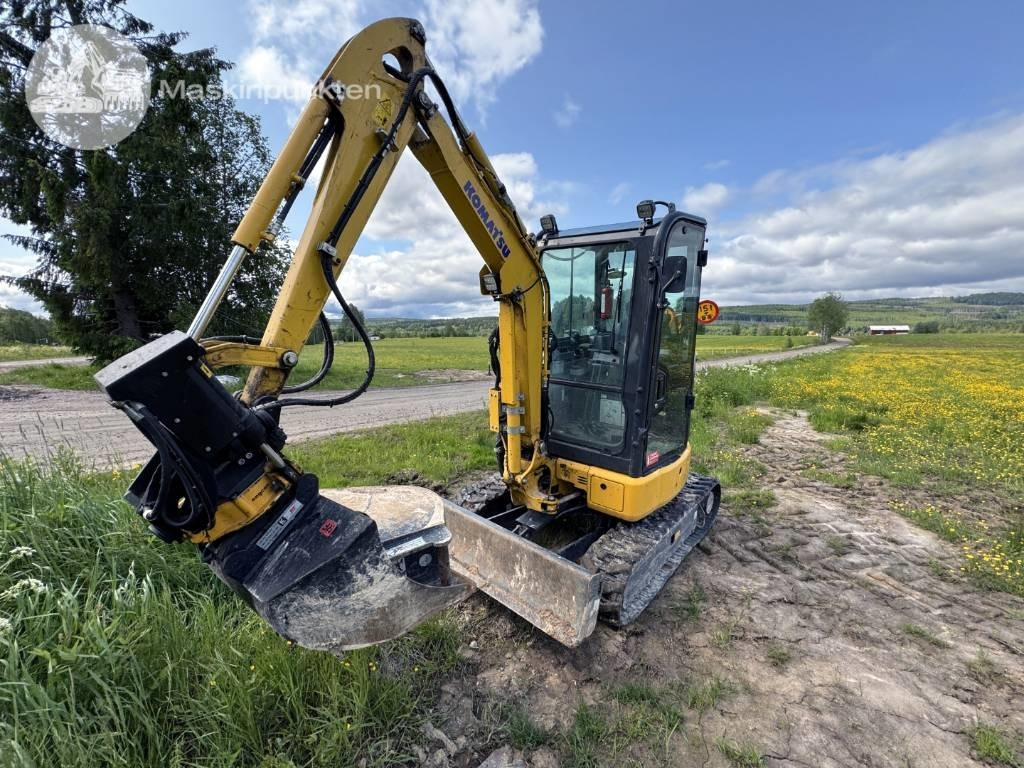 Komatsu PC 26 MR - Mini escavadeira: foto 2 Komatsu PC 26 MR - Mini escavadeira: foto 2