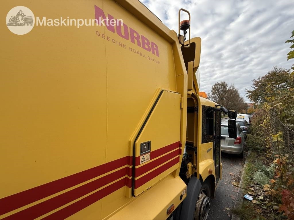 Mercedes-Benz 1833 LL Sopbil - Caminhão de lixo: foto 5 Mercedes-Benz 1833 LL Sopbil - Caminhão de lixo: foto 5