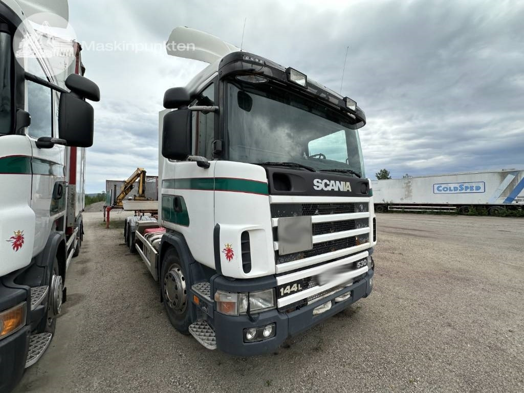 Scania R 124 LB - Caminhão transportador de contêineres/ Caixa móvel: foto 3 Scania R 124 LB - Caminhão transportador de contêineres/ Caixa móvel: foto 3