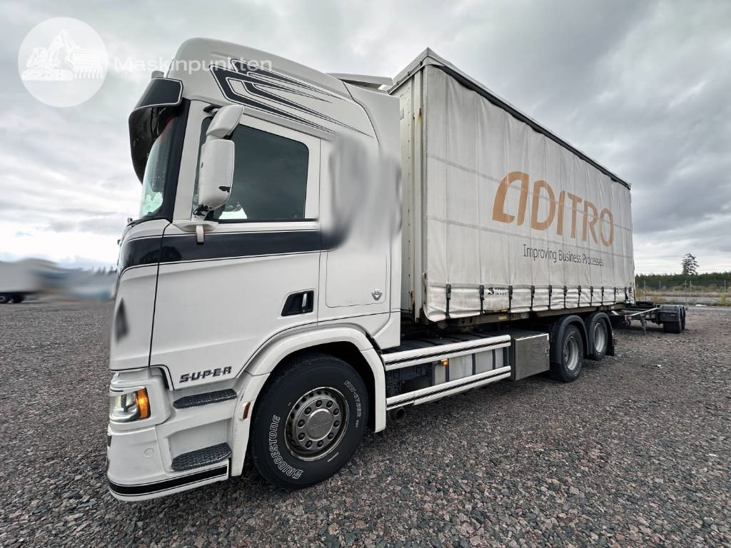 Scania R 580 - Caminhão transportador de contêineres/ Caixa móvel: foto 2 Scania R 580 - Caminhão transportador de contêineres/ Caixa móvel: foto 2