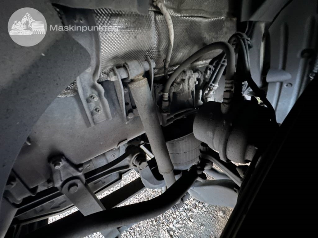 Caminhão furgão Scania R 580: foto 10