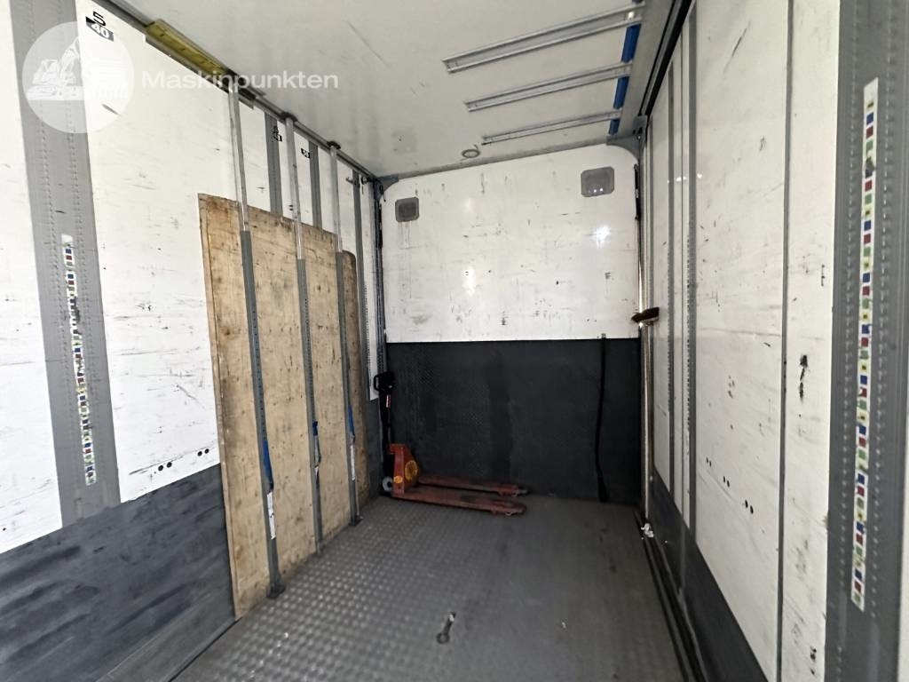 Caminhão furgão Scania R 580: foto 27