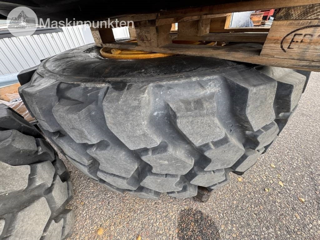 Trelleborg EMR1030 - Pneu de Máquina de construção: foto 2 Trelleborg EMR1030 - Pneu de Máquina de construção: foto 2
