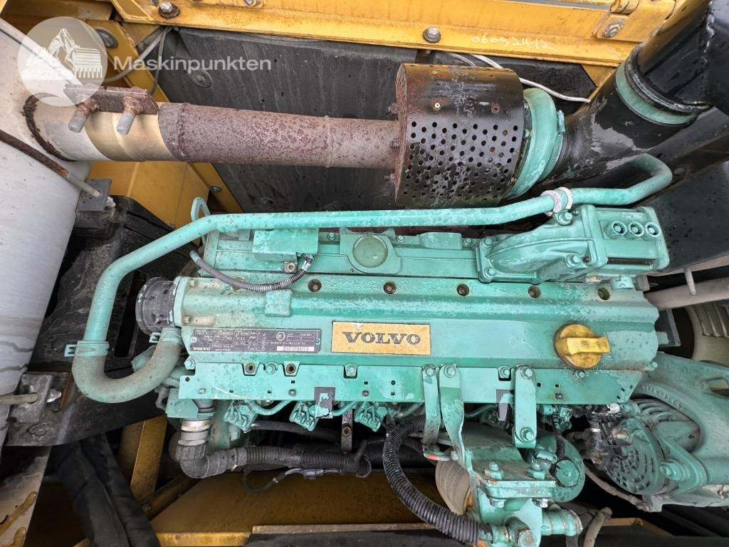 Escavadora de rastos Volvo EC 210 B LC: foto 28