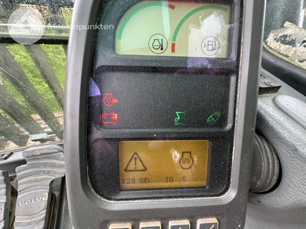 Escavadora de rastos Volvo EC 210 B LC: foto 22