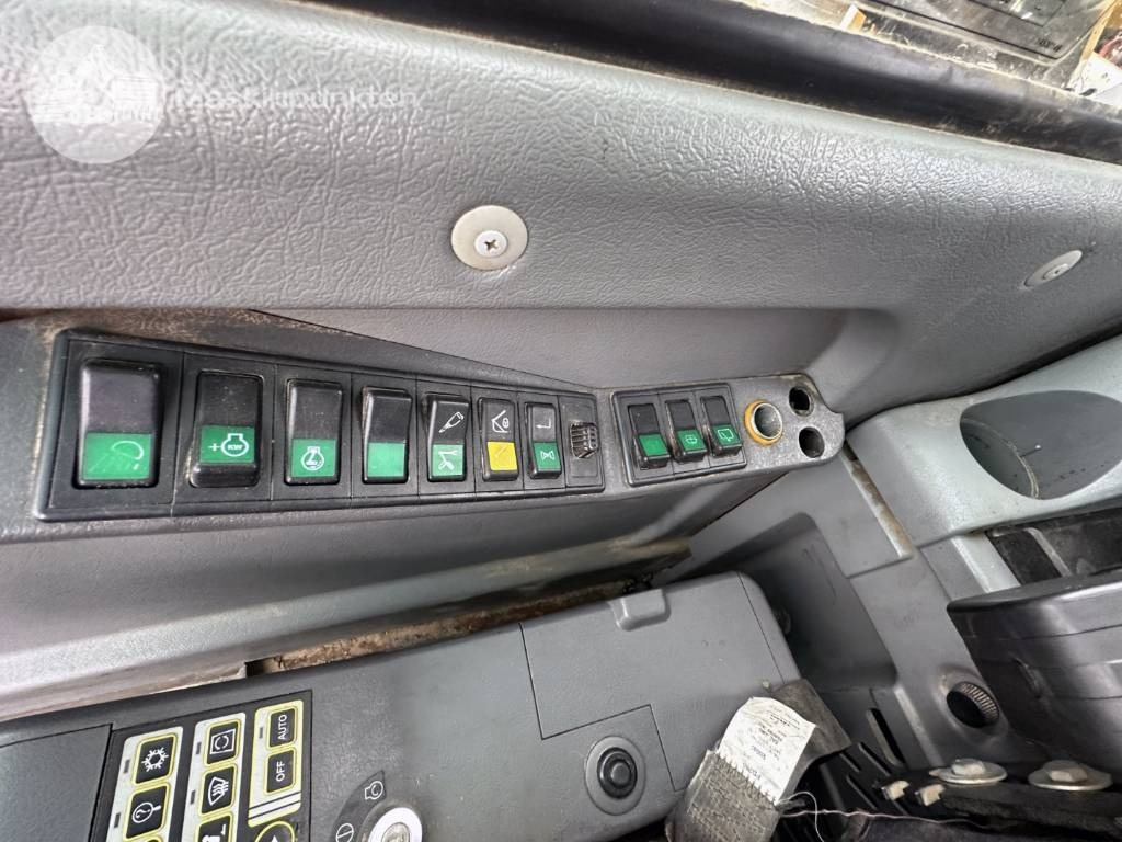 Escavadora de rastos Volvo EC 210 B LC: foto 21