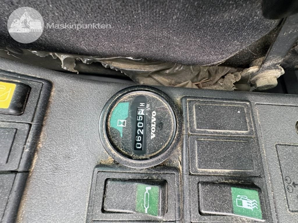 Escavadora de rastos Volvo EC 210 B LC: foto 14