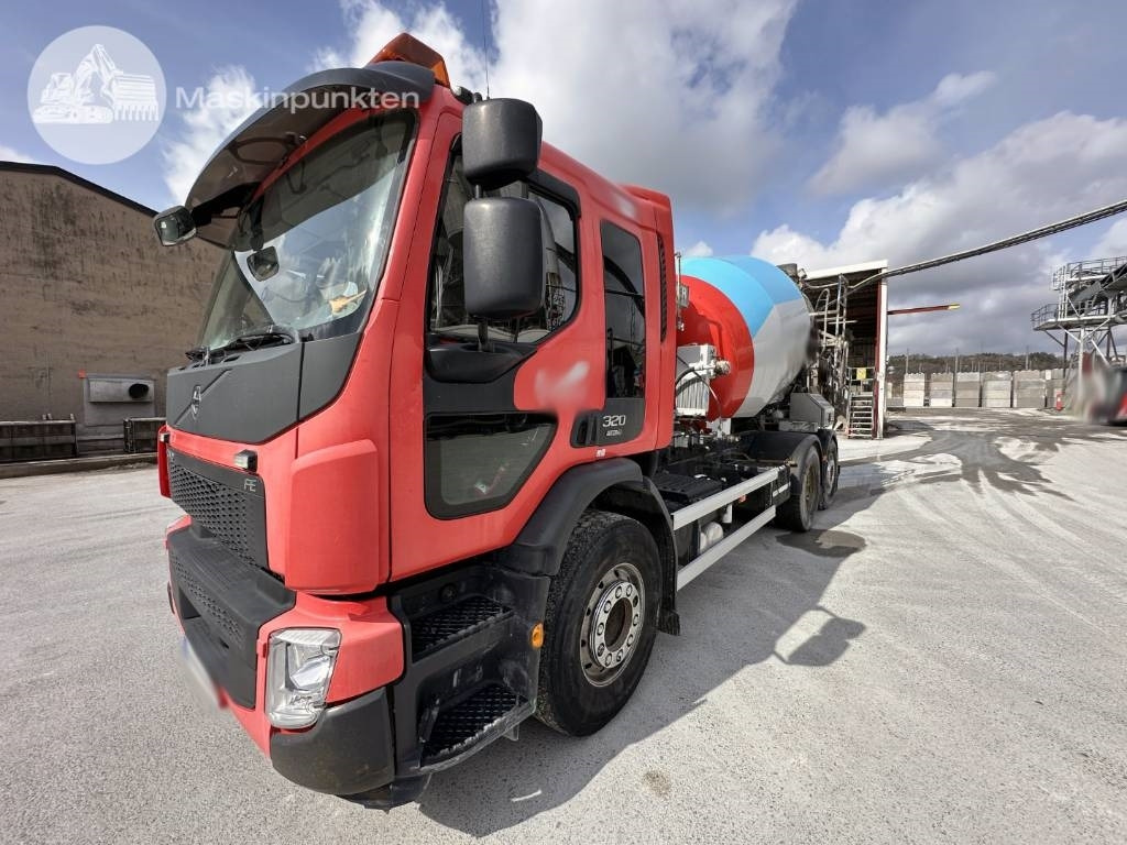 Volvo FE 320 - Caminhão betoneira: foto 3 Volvo FE 320 - Caminhão betoneira: foto 3